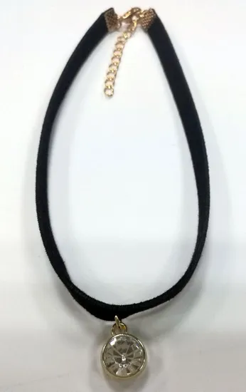 Simple Necklac Choker with Round Charm with Stone Gold Plated 